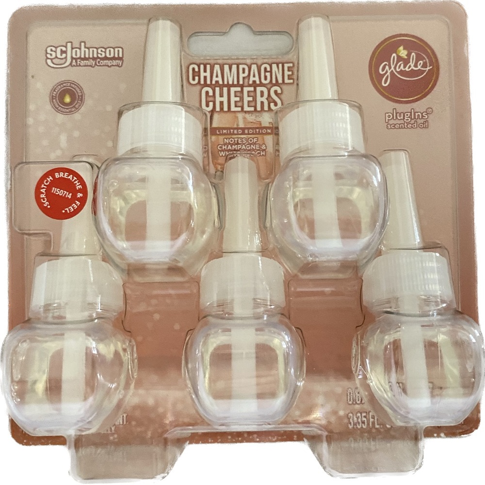 Glade plugins 5 count pack. Champagne Cheers scent.